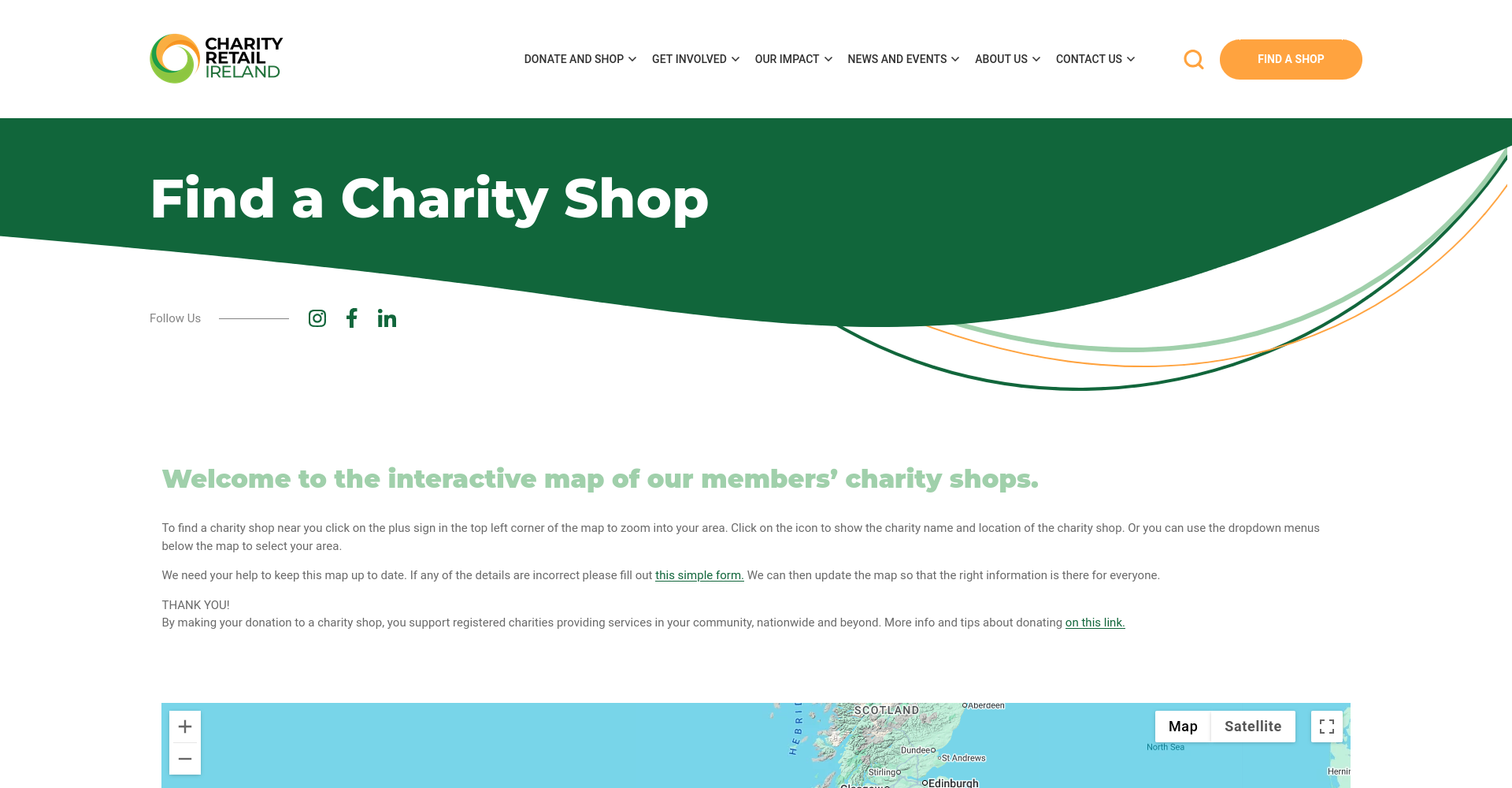 Charity Retail Ireland 的慈善商店查询页面截图，页面下方可见交互式门店地图。